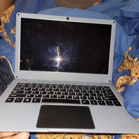 Evoo notebook Laptop - Picture 2 of 2